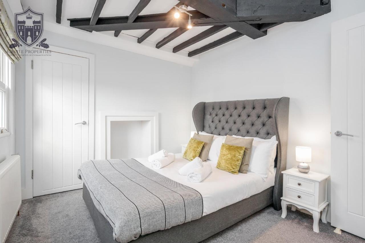 Castle Properties: The Sovereign 5 Bed Town House ウィンザー エクステリア 写真