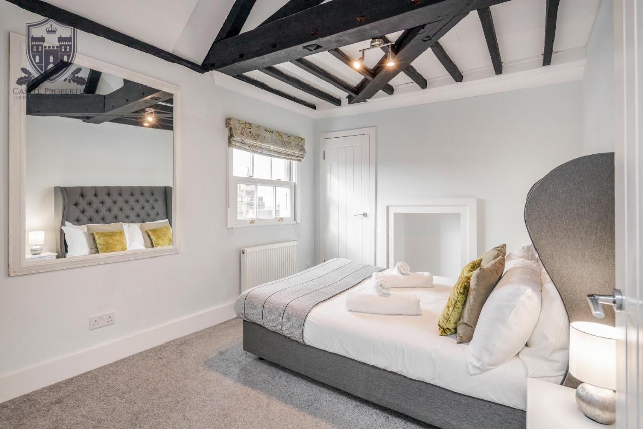 Castle Properties: The Sovereign 5 Bed Town House ウィンザー エクステリア 写真