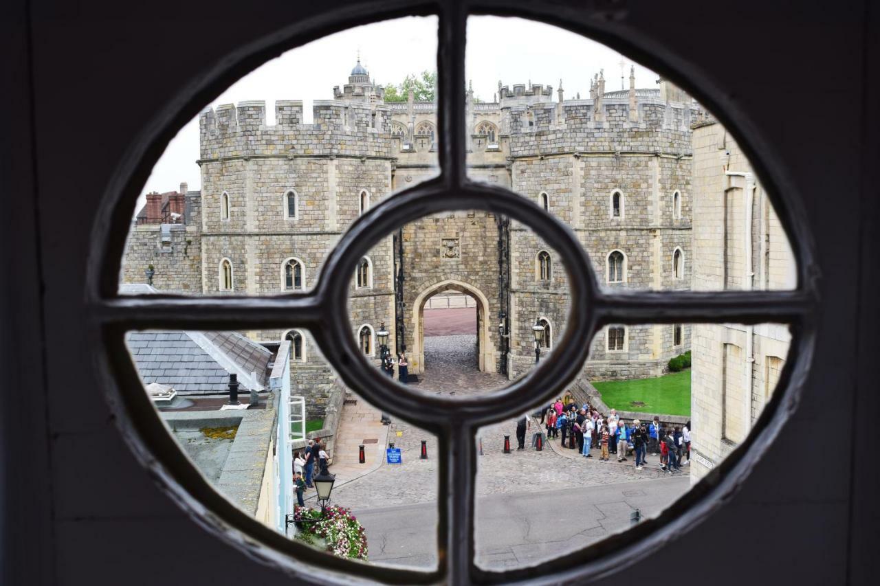 Castle Properties: The Sovereign 5 Bed Town House ウィンザー エクステリア 写真