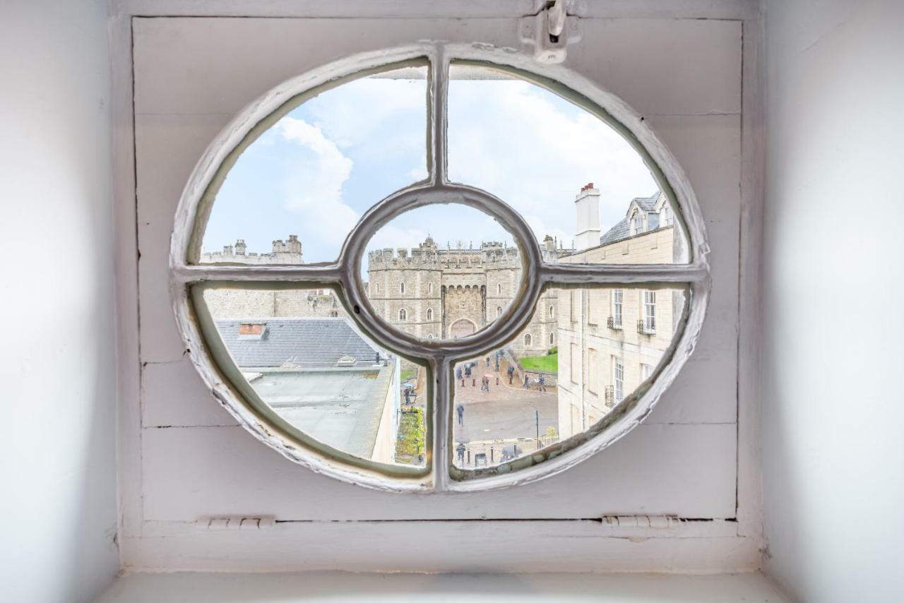 Castle Properties: The Sovereign 5 Bed Town House ウィンザー エクステリア 写真