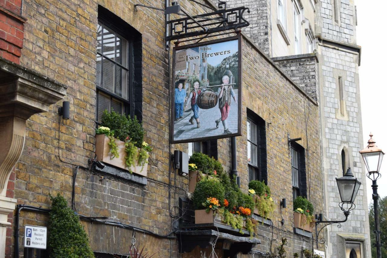 Castle Properties: The Sovereign 5 Bed Town House ウィンザー エクステリア 写真