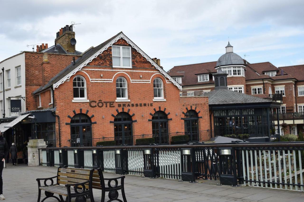 Castle Properties: The Sovereign 5 Bed Town House ウィンザー エクステリア 写真